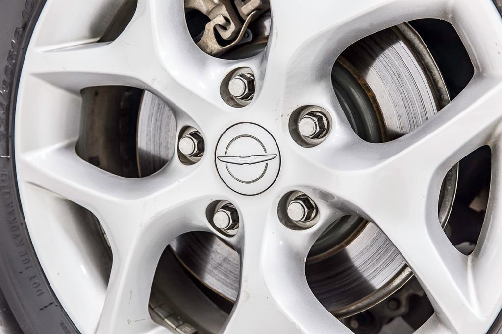 Used 2019 Chrysler Pacifica Touring-L Plus image 40