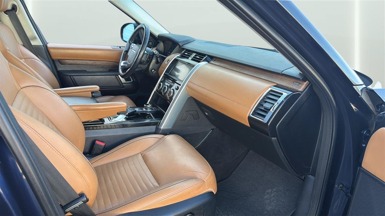 Used 2018 Land Rover Discovery HSE Luxury AWD/4WD image 15