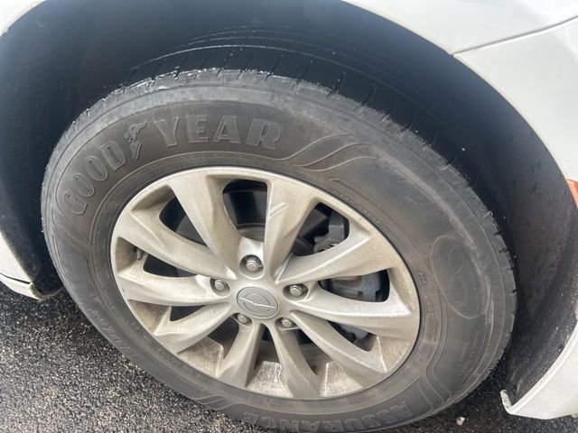 Used 2018 Chrysler Pacifica Touring-L image 5