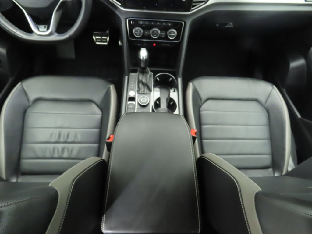 Used 2023 Volkswagen Atlas Cross Sport SEL Premium R-Line image 16