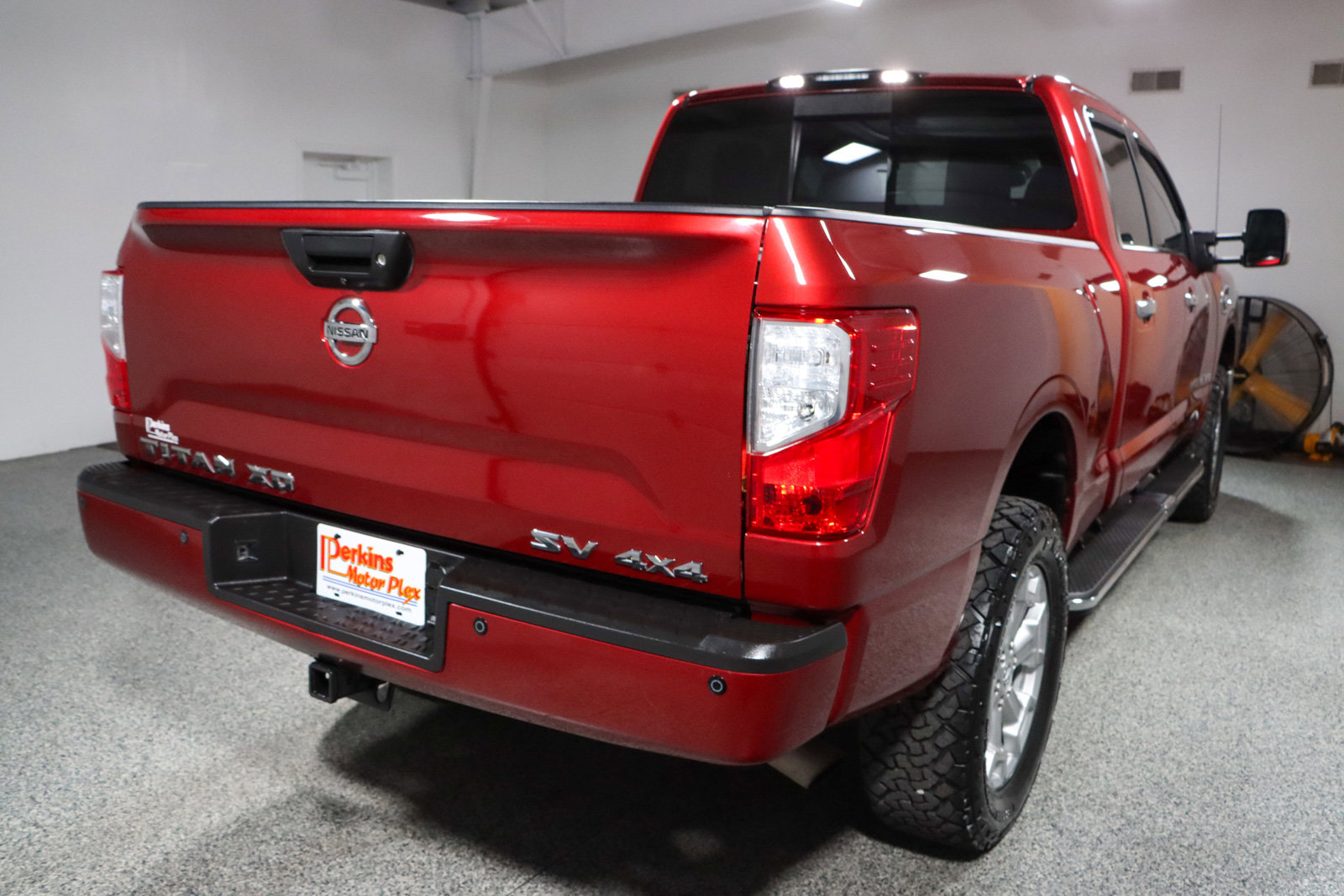 Used 2017 Nissan Titan SV AWD/4WD image 7