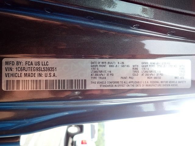 Used 2025 Jeep Gladiator Mojave AWD/4WD image 14