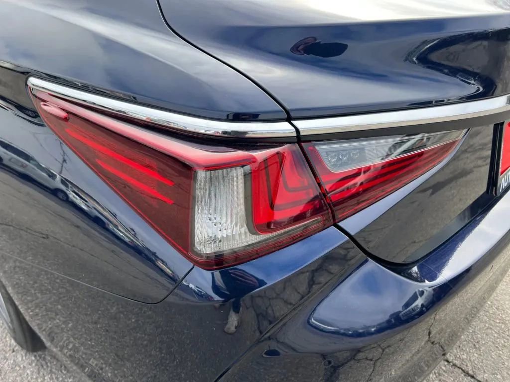 Used 2021 Lexus ES 350 w/ Premium Package image 35