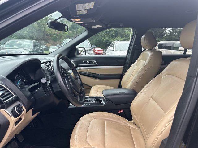 Used 2017 Ford Explorer XLT w/ Equipment Group 202A image 23