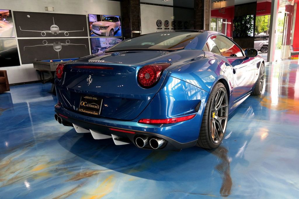Used 2016 Ferrari California T RWD image 37