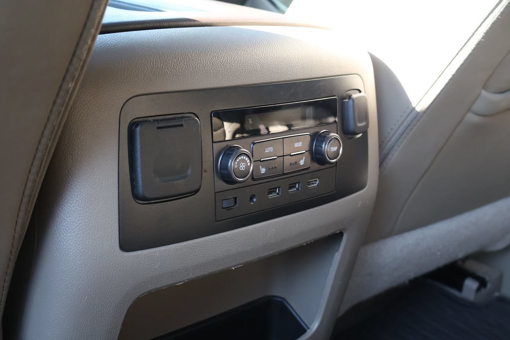 Used 2018 Chevrolet Tahoe Premier AWD/4WD image 38