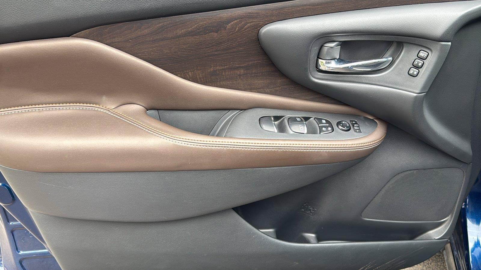 Used 2021 Nissan Murano Platinum w/ Cargo Package FWD image 8