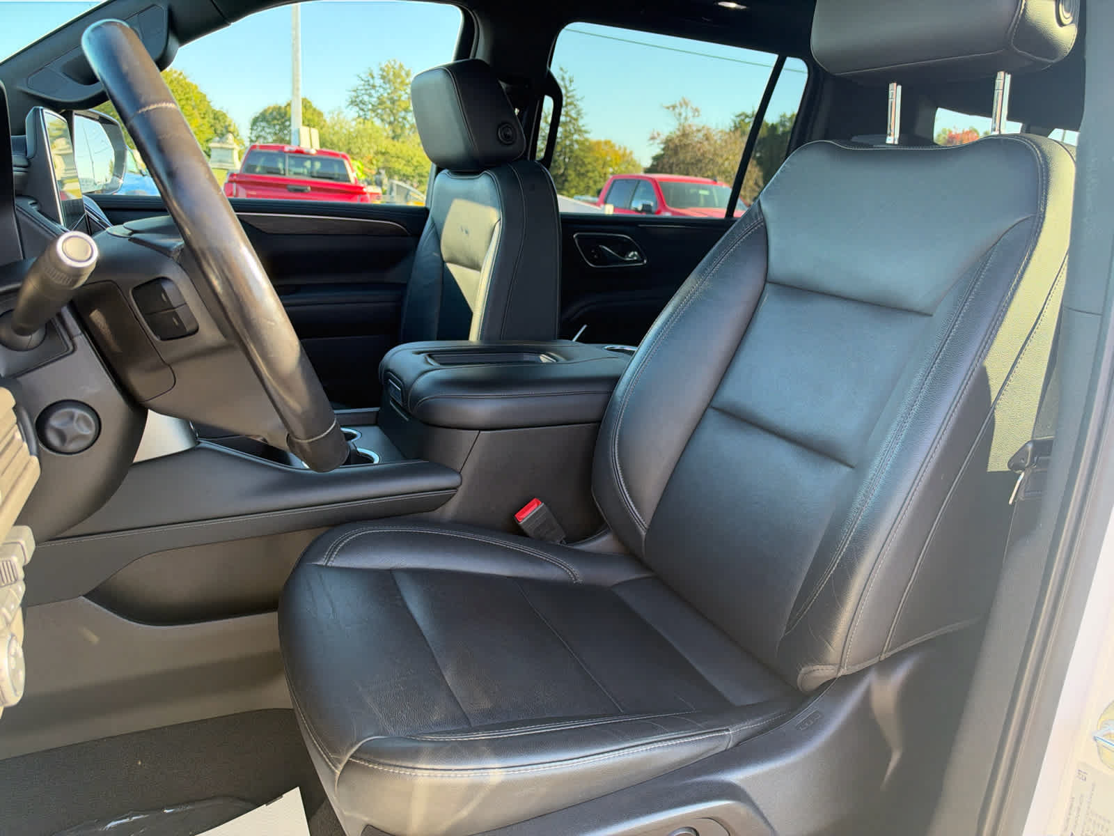 Certified 2021 Chevrolet Suburban LT w/ LT Signature Package AWD/4WD image 11