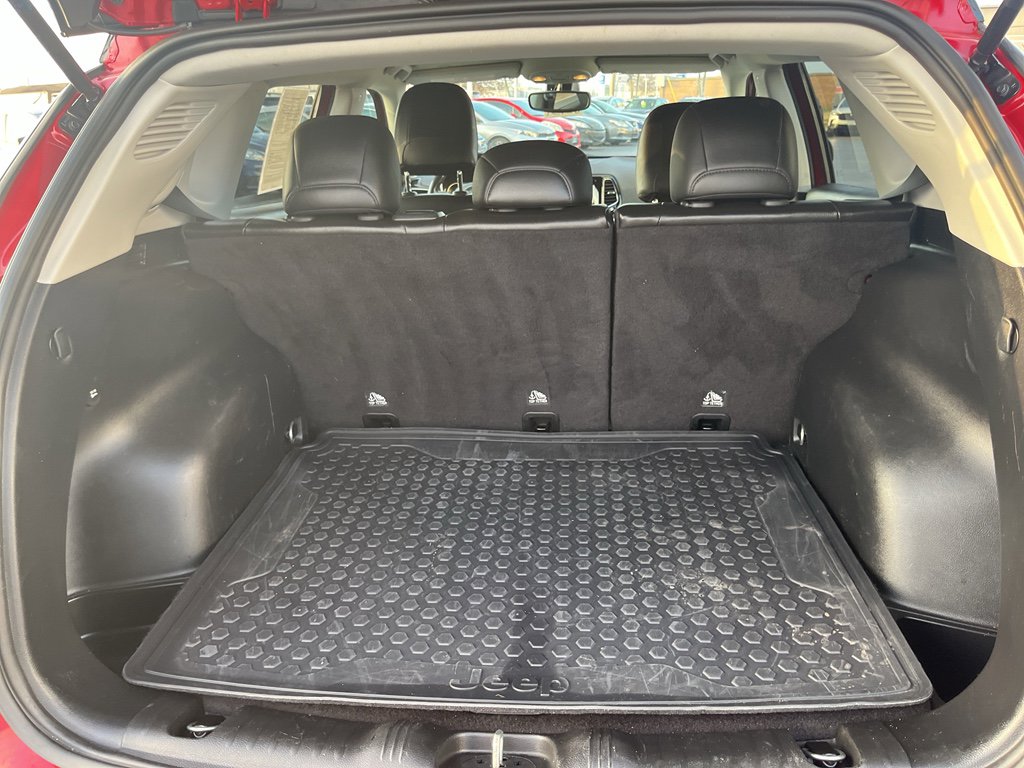 Used 2020 Jeep Compass Latitude image 23