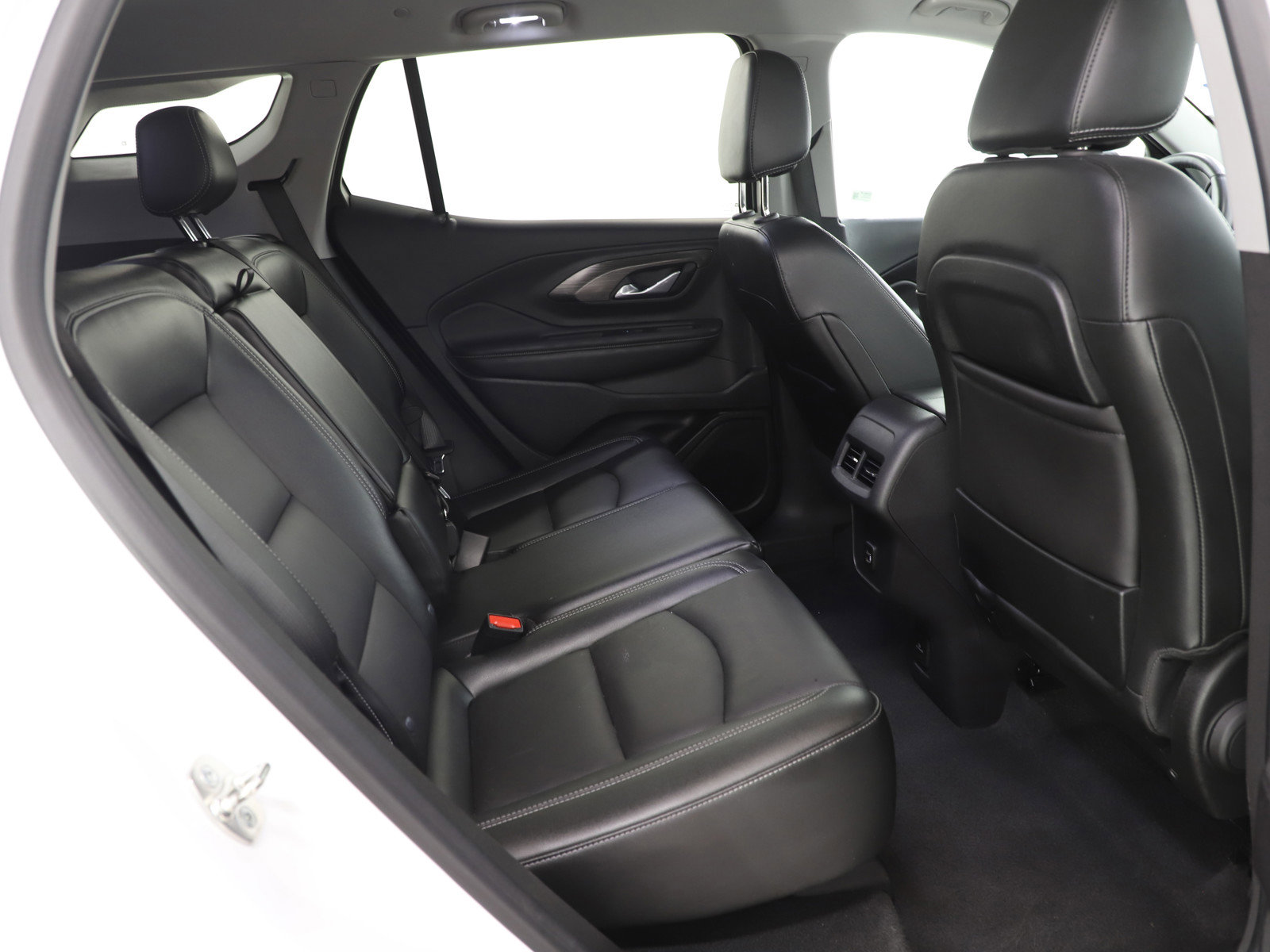 Used 2024 GMC Terrain SLT image 12