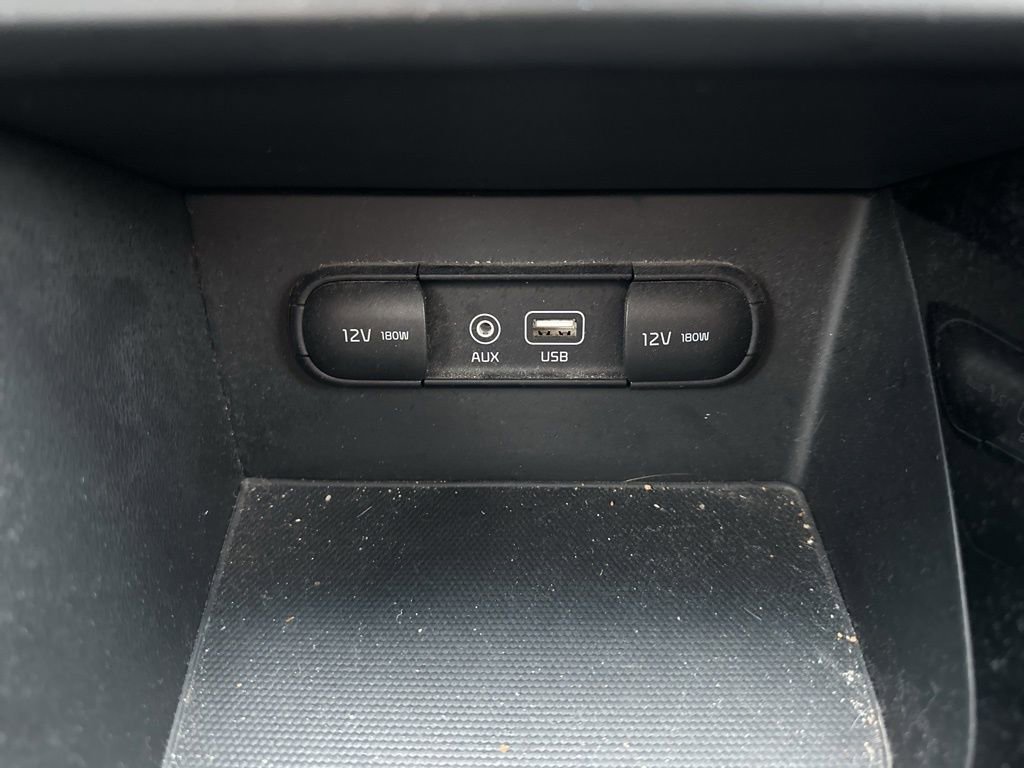 Used 2017 Kia Niro EX image 26