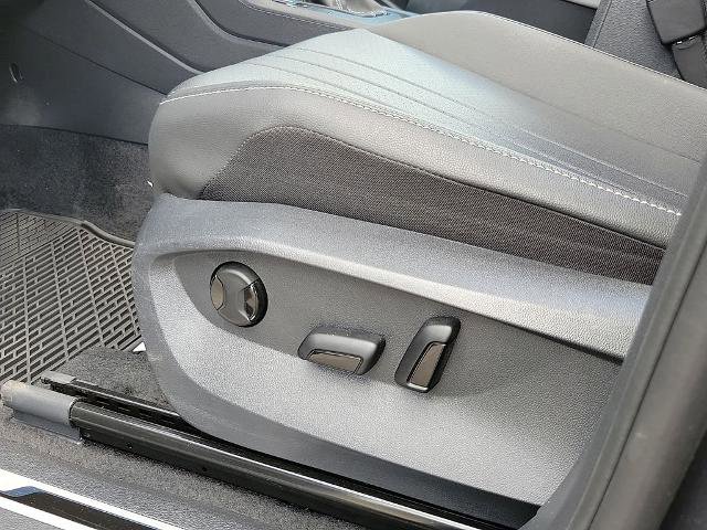 Used 2024 Volkswagen Tiguan SE R-Line w/ MDO Package, Three-Row FWD image 12