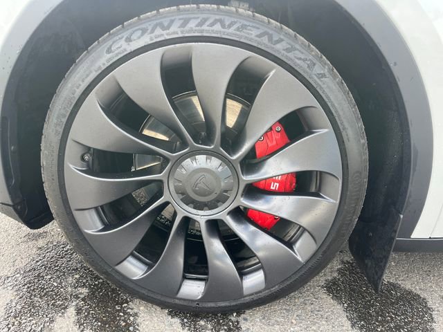 Used 2022 Tesla Model Y Long Range AWD/4WD image 28