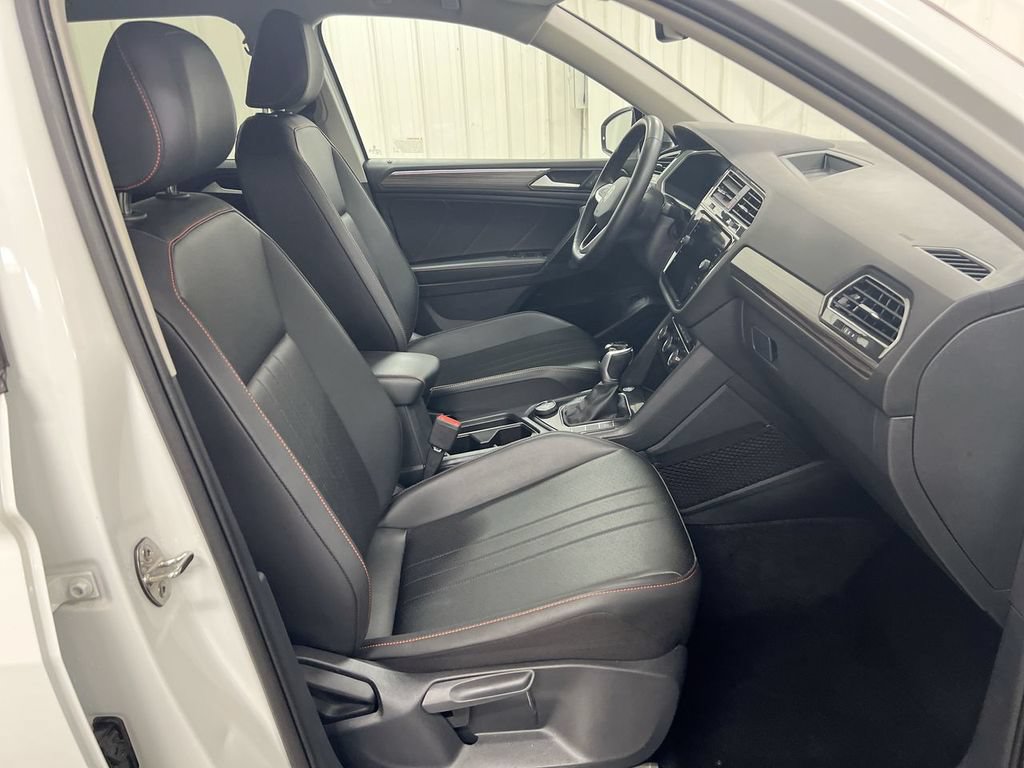 Used 2024 Volkswagen Tiguan SE AWD/4WD image 21