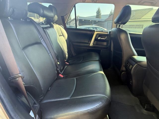 Used 2019 Toyota 4Runner SR5 AWD/4WD image 37