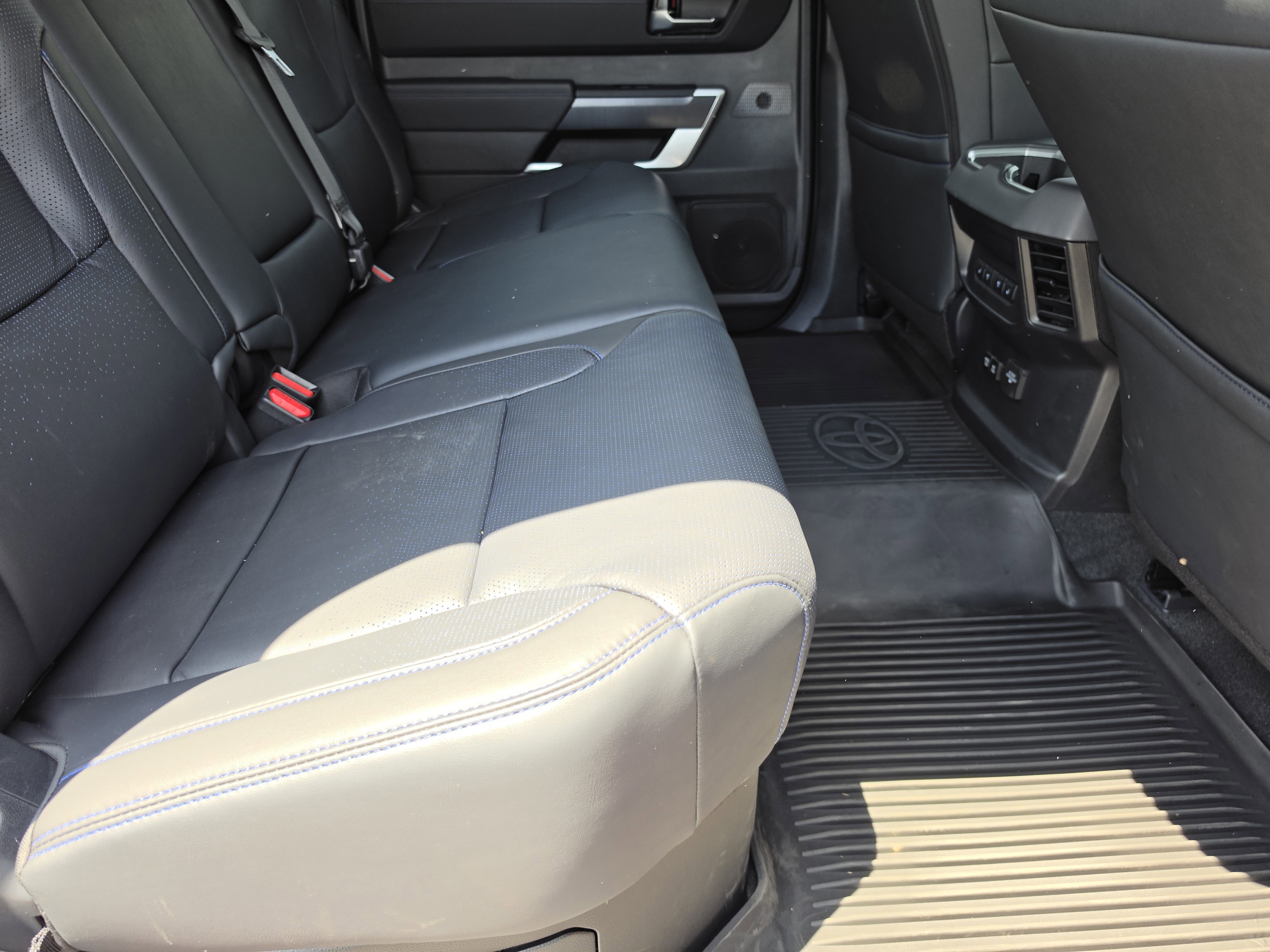 Used 2025 Toyota Tundra Platinum AWD/4WD image 11