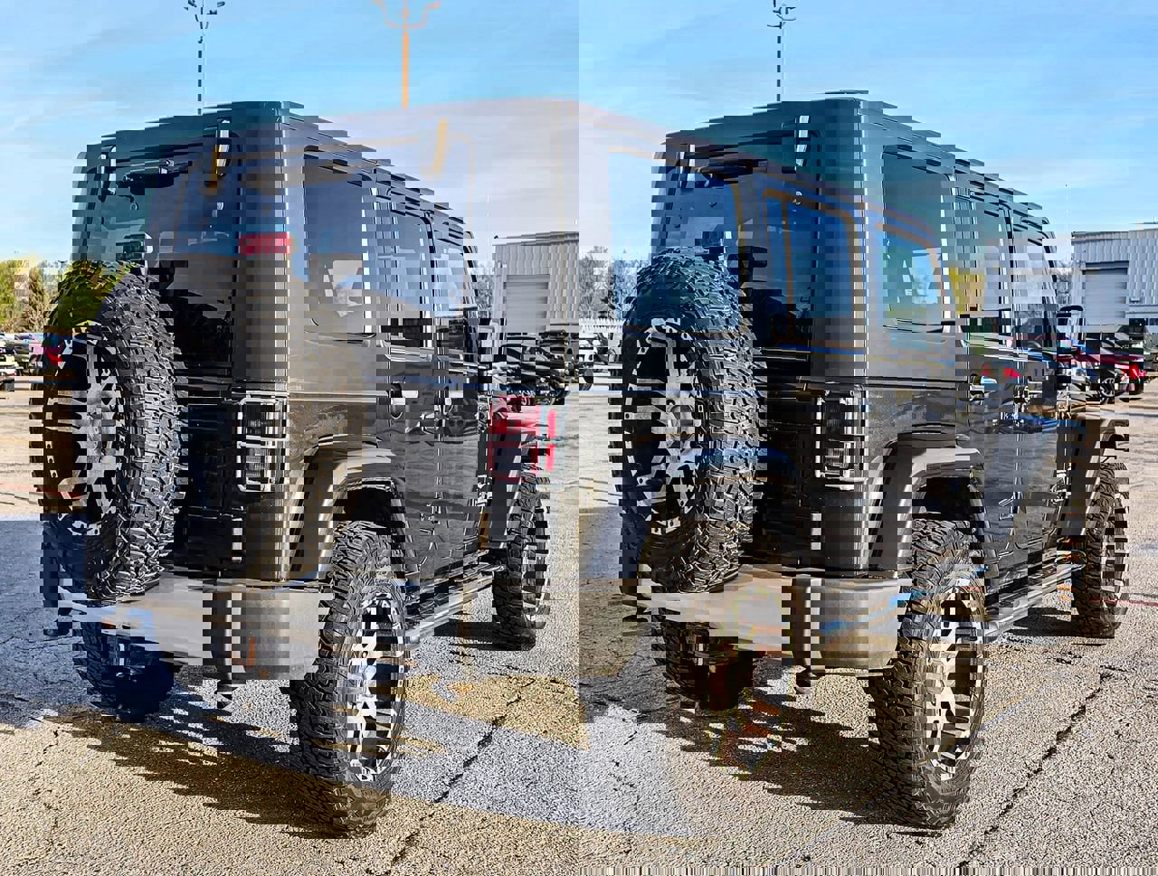 Used 2010 Jeep Wrangler Unlimited Sahara w/ Dual Top Group image 6