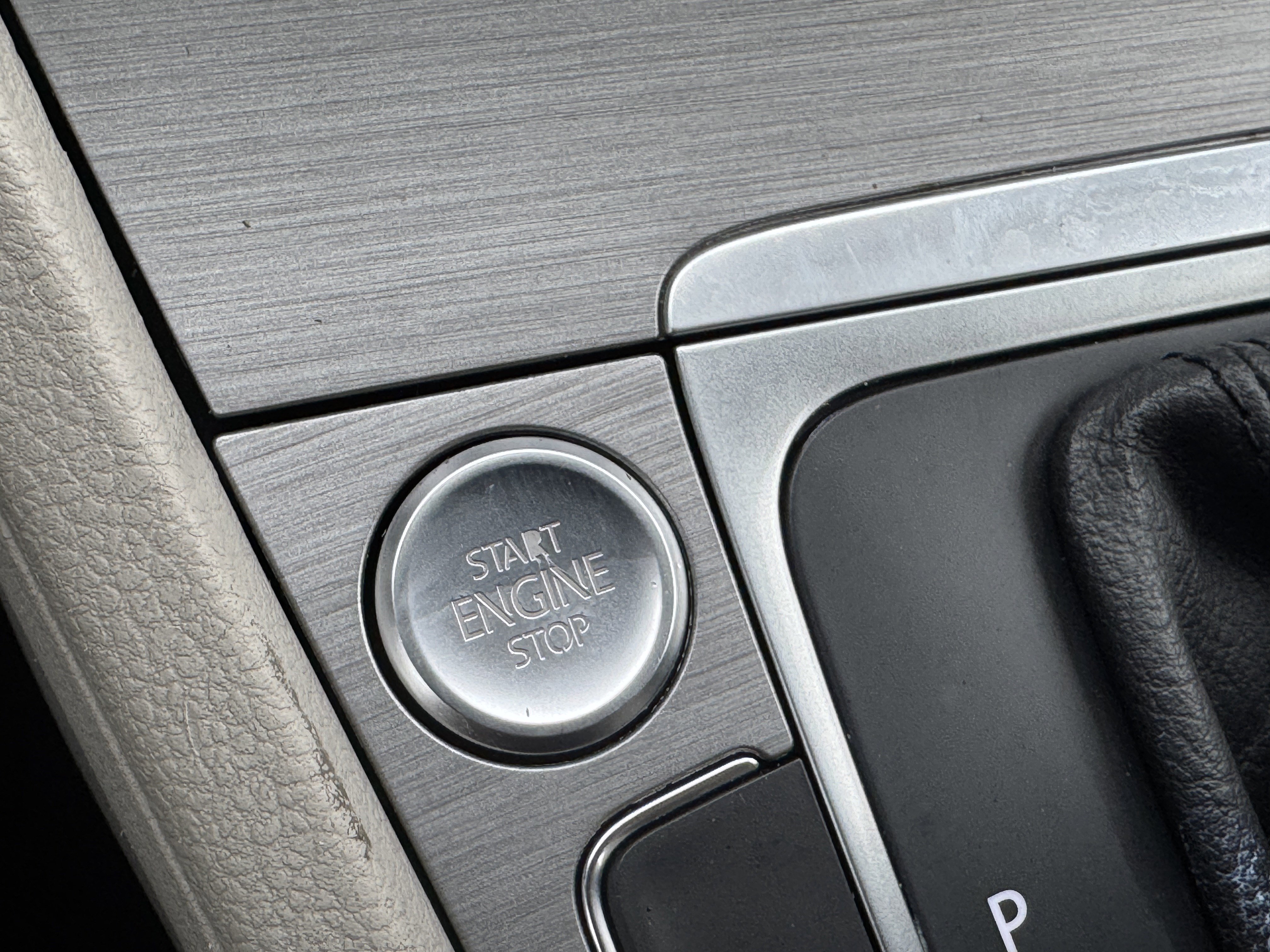 Used 2016 Volkswagen Golf Limited Edition image 29