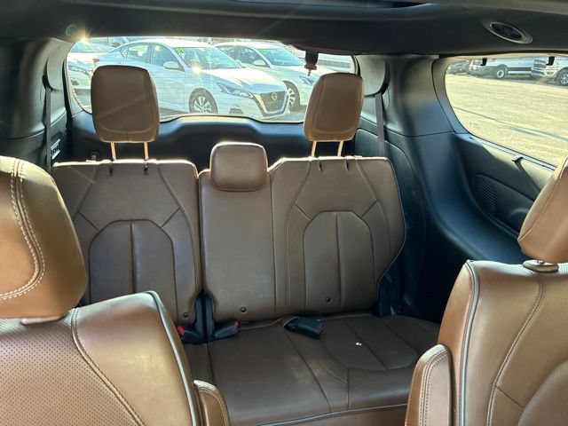 Used 2021 Chrysler Pacifica Limited w/ Uconnect Theater Family Group AWD/4WD image 9