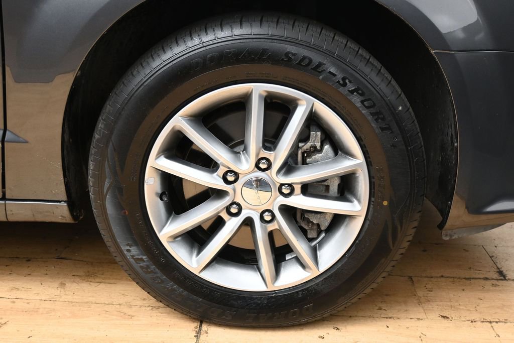Used 2016 Dodge Grand Caravan SE FWD image 11