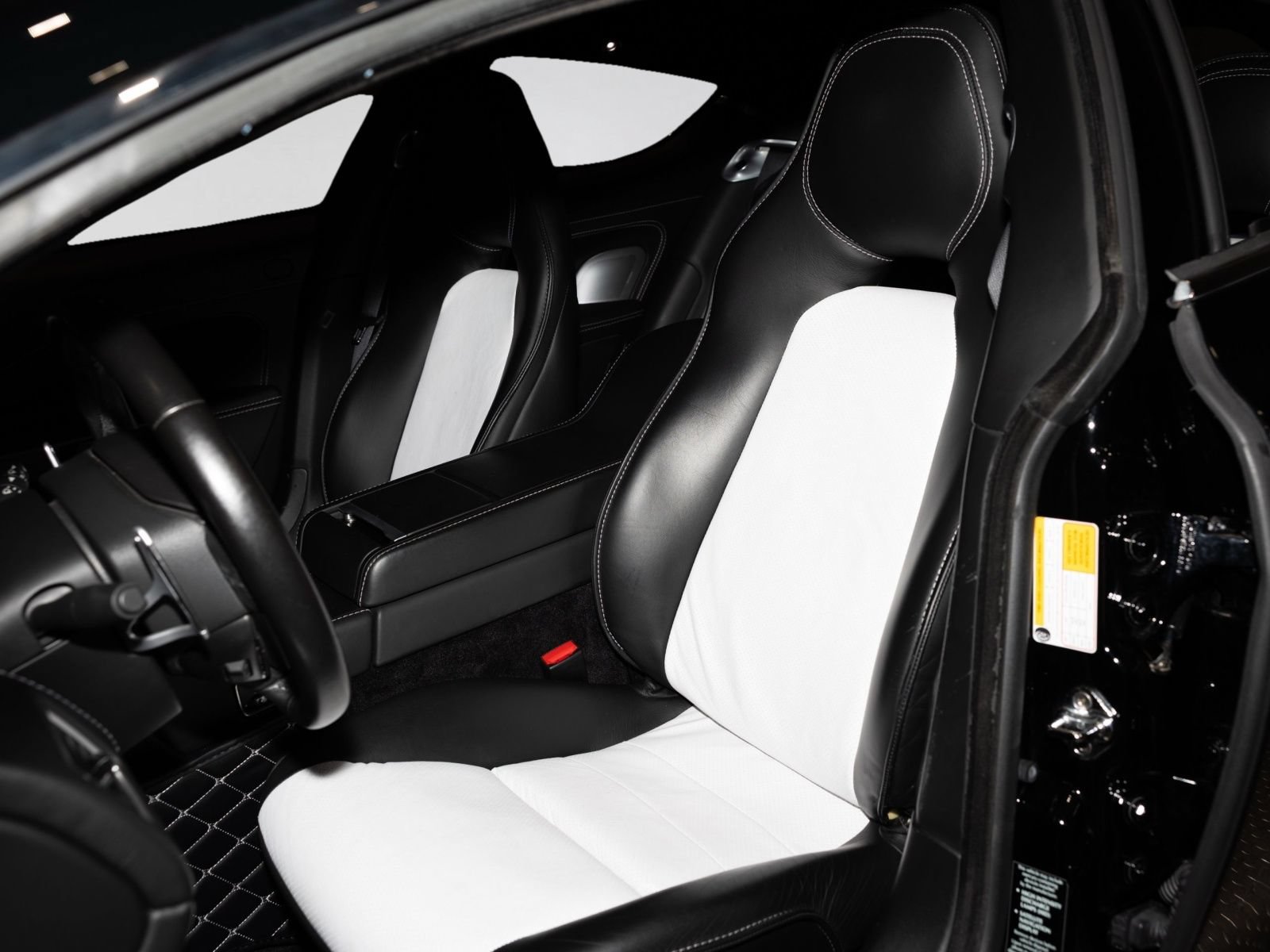 Used 2011 Aston Martin Rapide RWD image 6