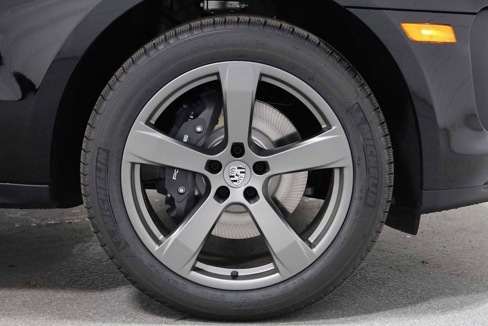 New 2026 Porsche Macan image 12