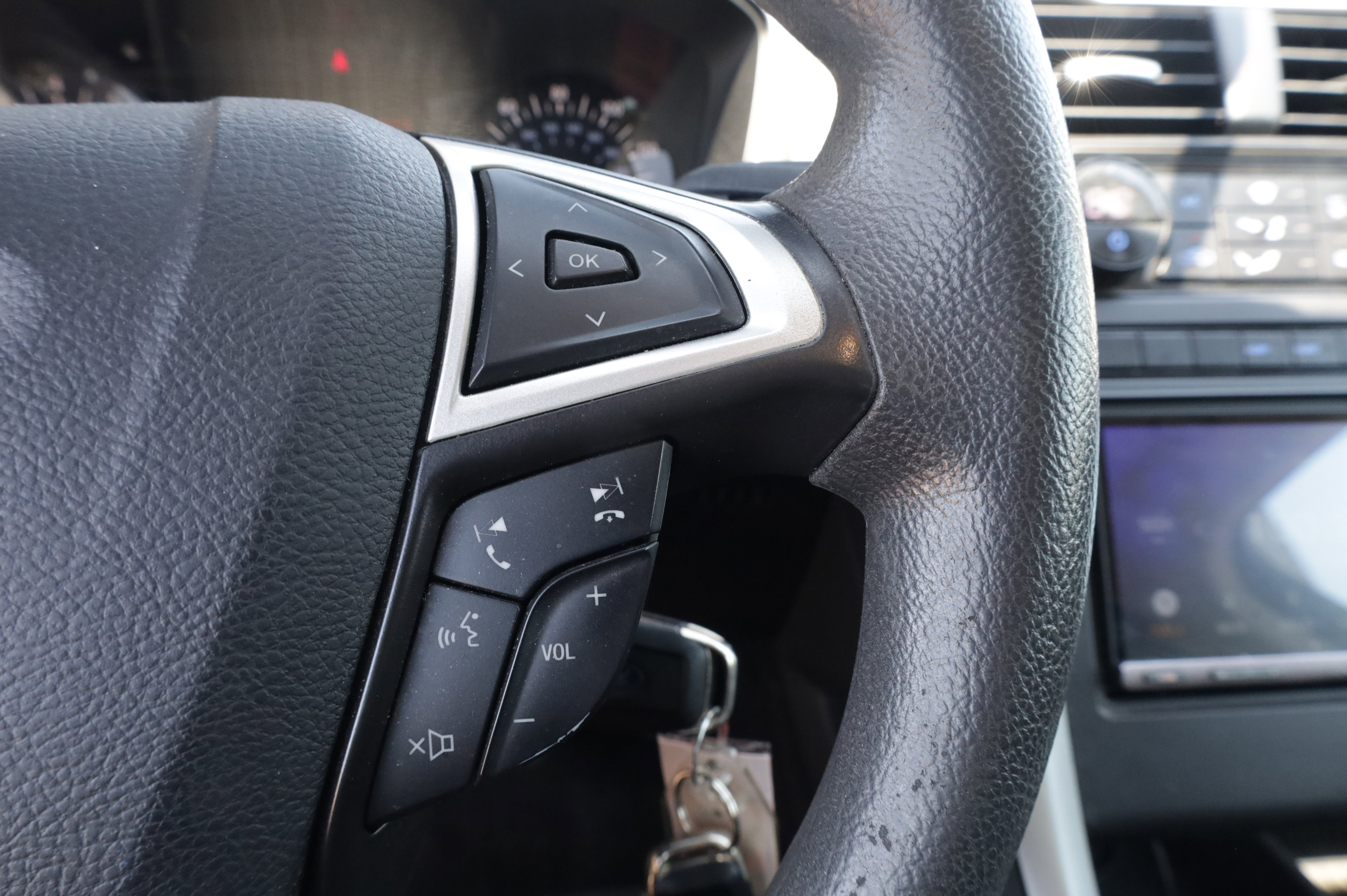Used 2013 Ford Fusion SE FWD image 26