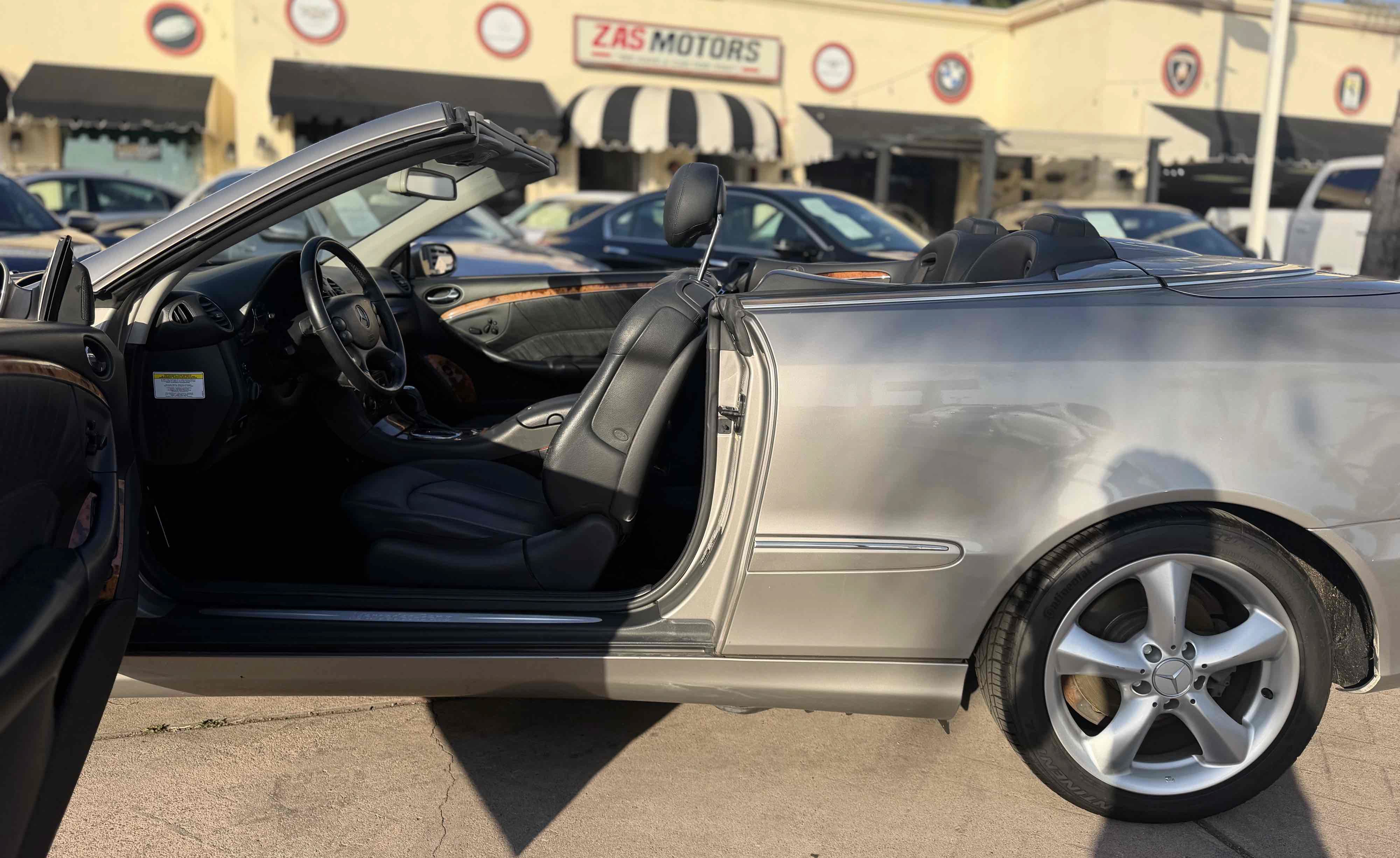 Used 2005 Mercedes-Benz CLK 320 Cabriolet image 8