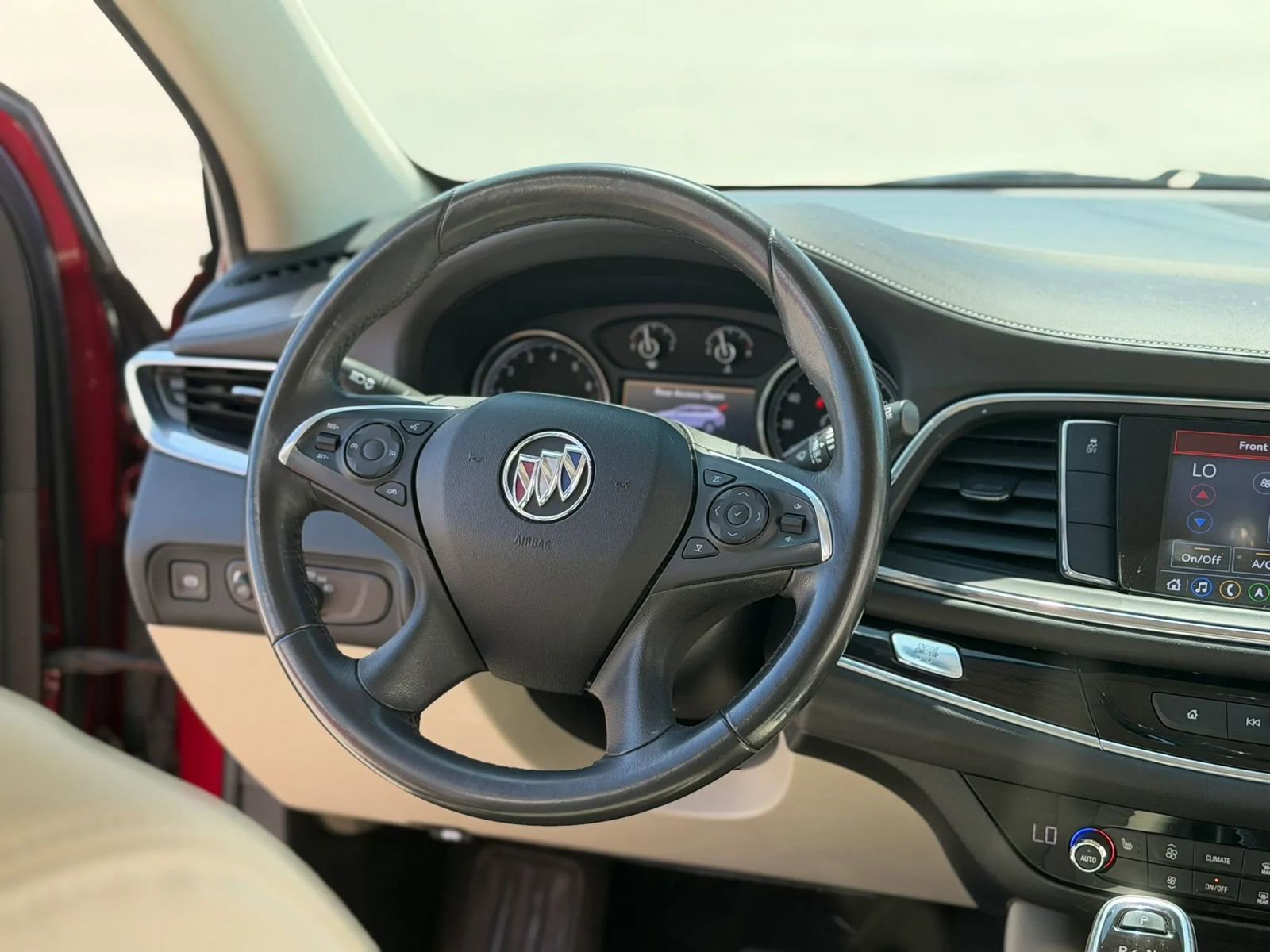 Used 2020 Buick Enclave Essence w/ Sound and Sites Package FWD image 28