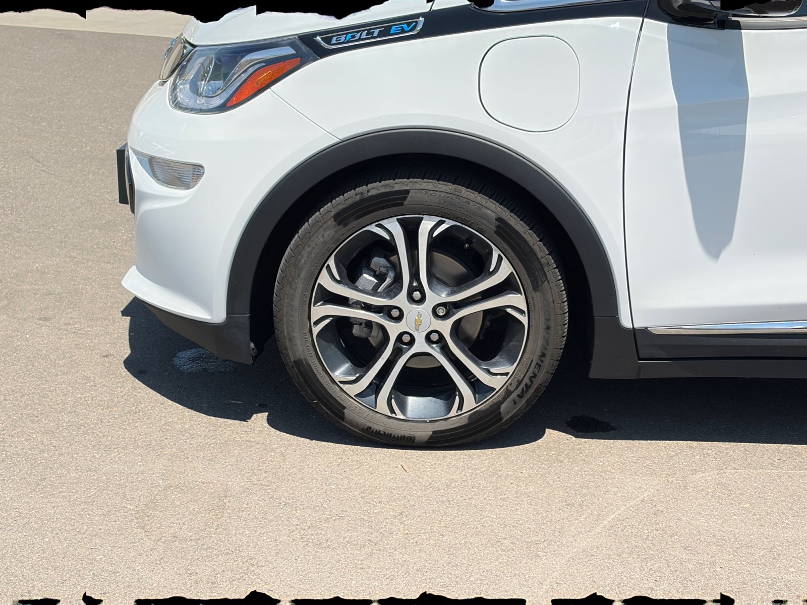 Used 2018 Chevrolet Bolt Premier w/ Infotainment Package FWD image 24