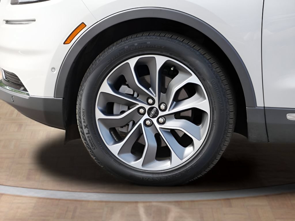 Used 2023 Lincoln Nautilus Reserve w/ Equipment Group 201A AWD/4WD image 9