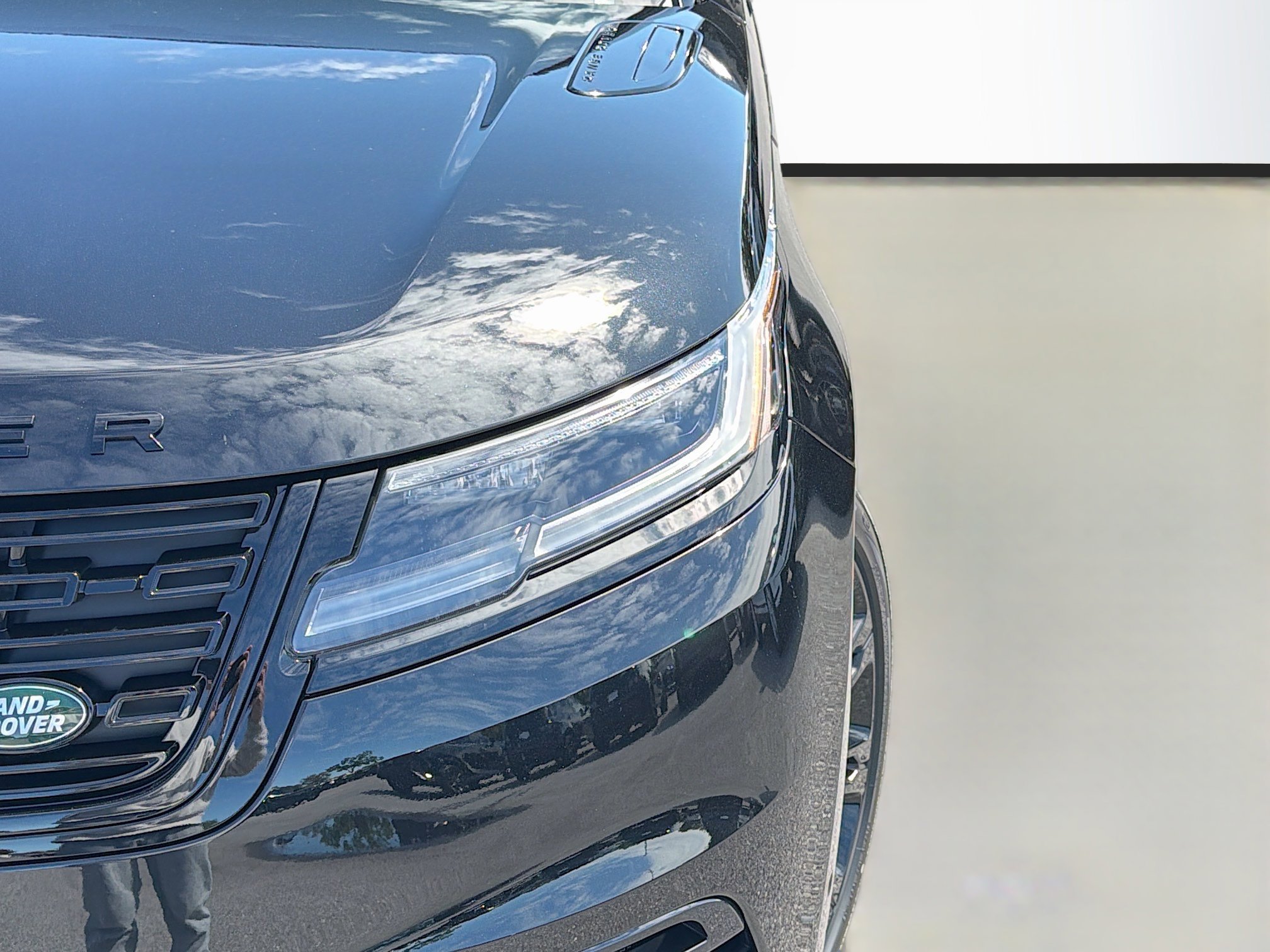 New 2026 Land Rover Range Rover Velar Dynamic SE image 42