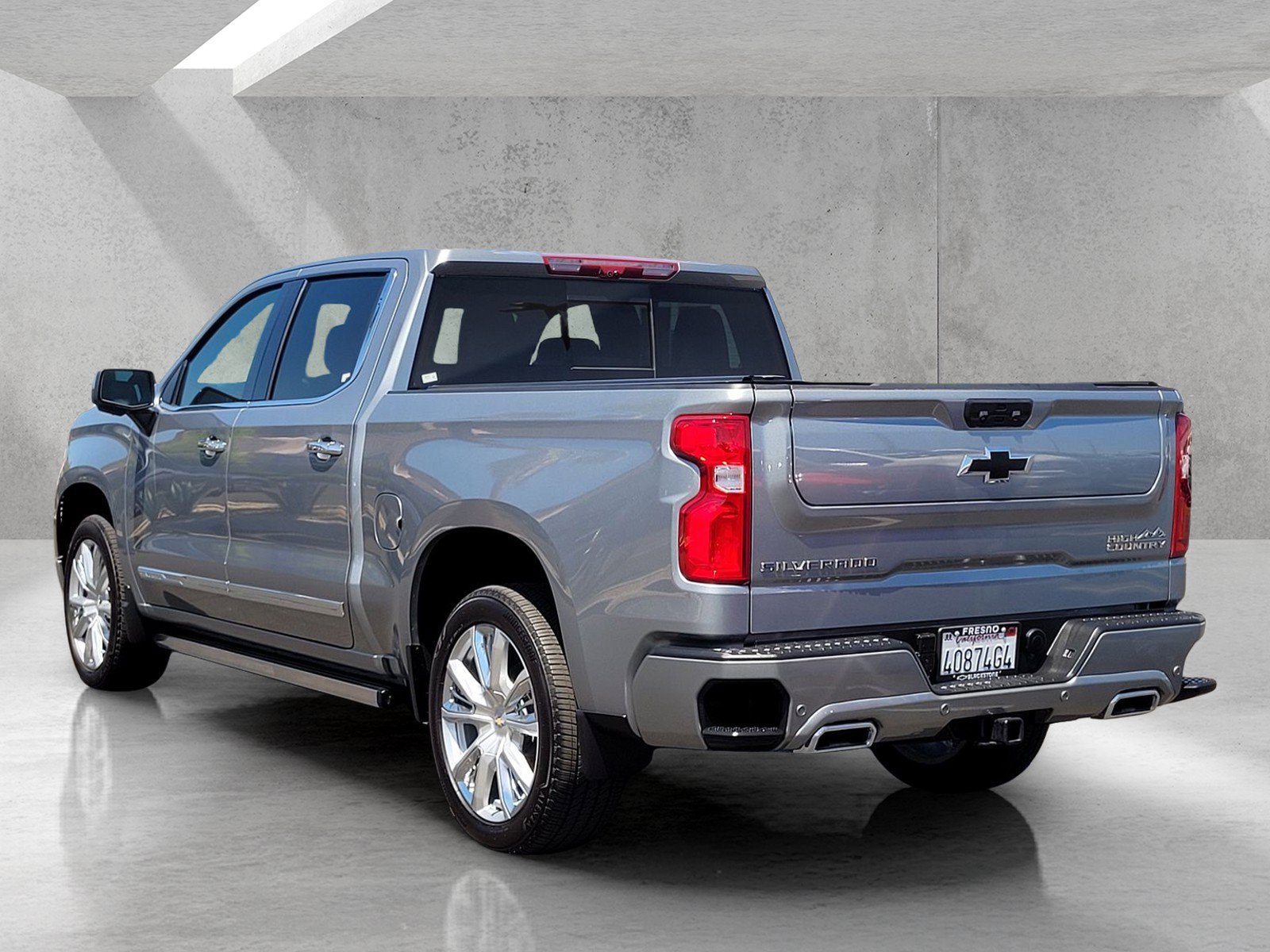 Used 2025 Chevrolet Silverado 1500 High Country AWD/4WD image 7
