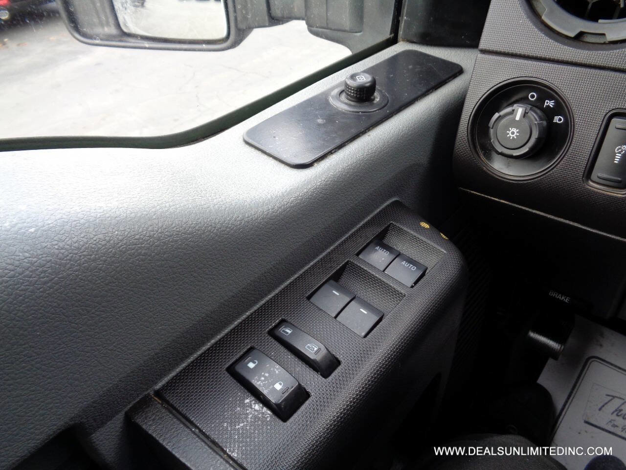 Used 2014 Ford F250 XL w/ Power Equipment Group image 11