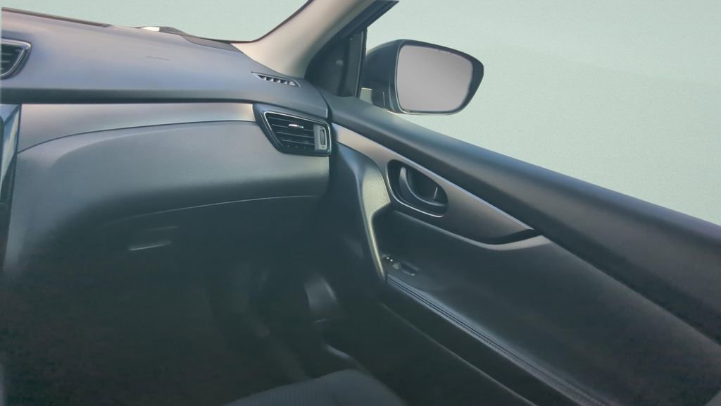 Certified 2020 Nissan Rogue Sport S image 16