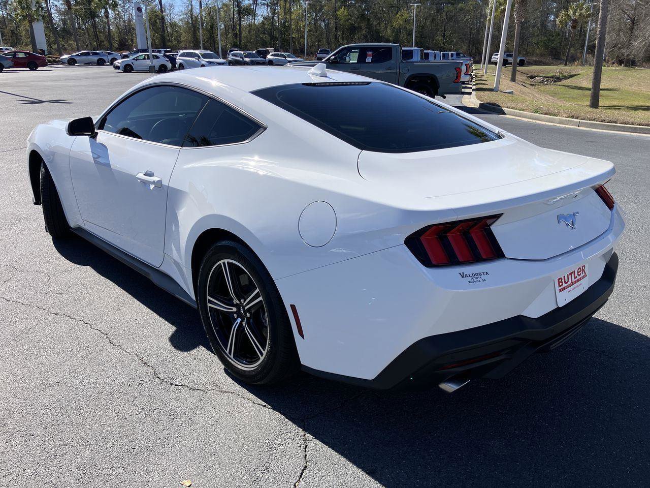 Used 2024 Ford Mustang Coupe image 3