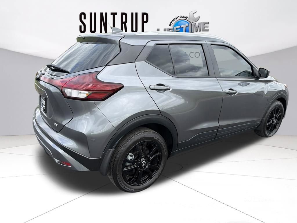 Used 2023 Nissan Kicks SV image 6