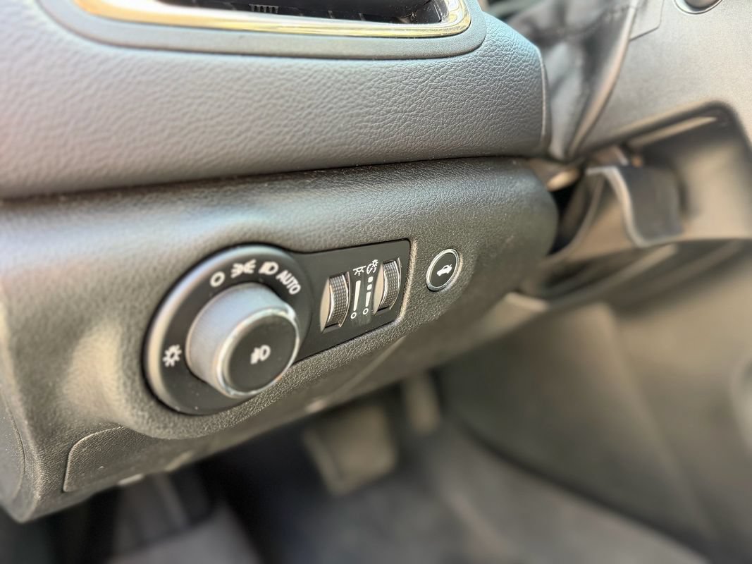 Used 2015 Chrysler 200 C w/ Navigation & Sound Group I AWD/4WD image 18