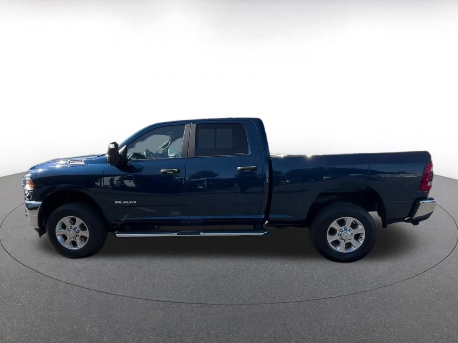Used 2024 RAM 2500 Big Horn w/ Safety Group AWD/4WD image 8