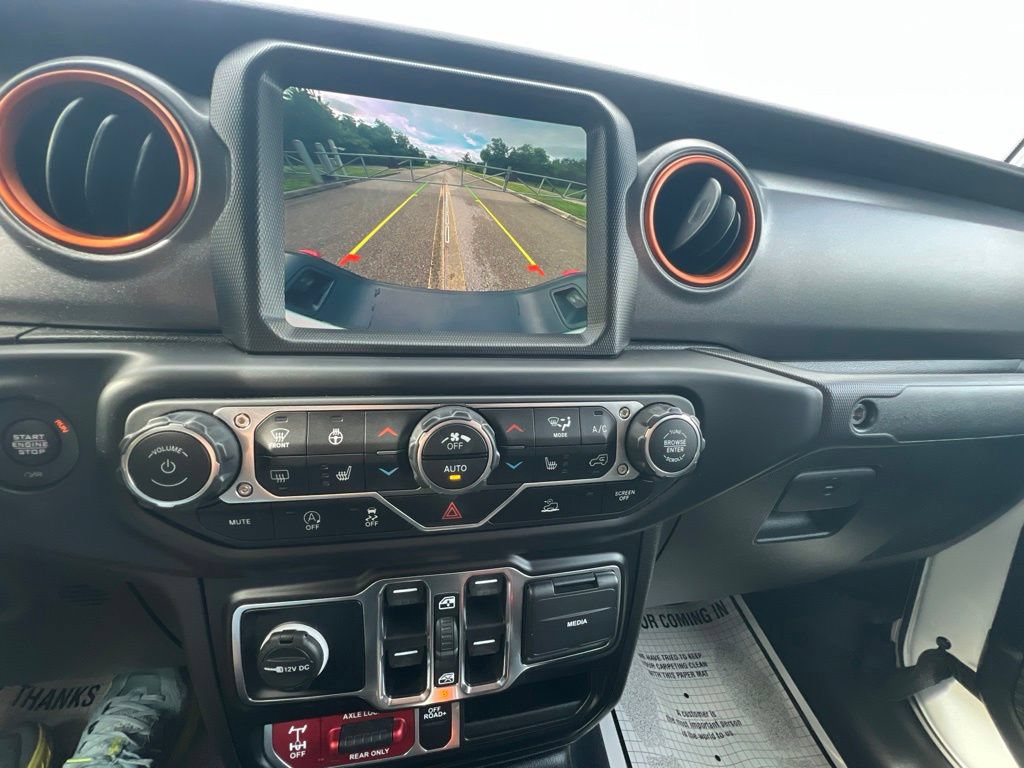 Used 2022 Jeep Gladiator Mojave w/ Cold Weather Group AWD/4WD image 34