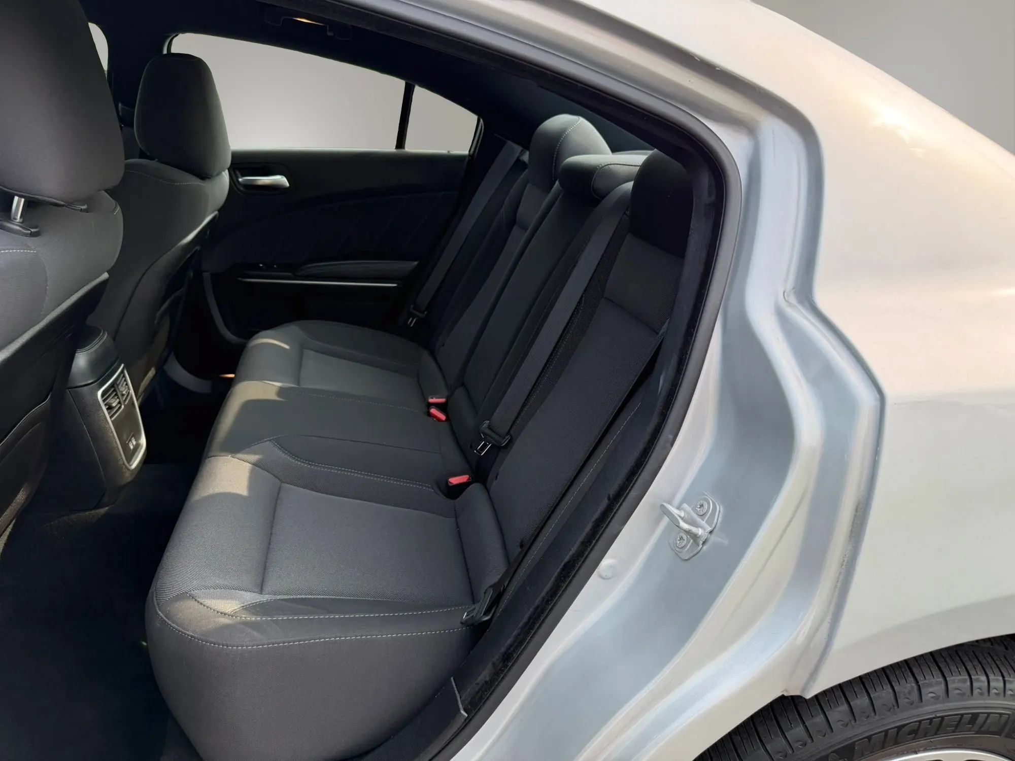 Used 2019 Dodge Charger SXT AWD/4WD image 3