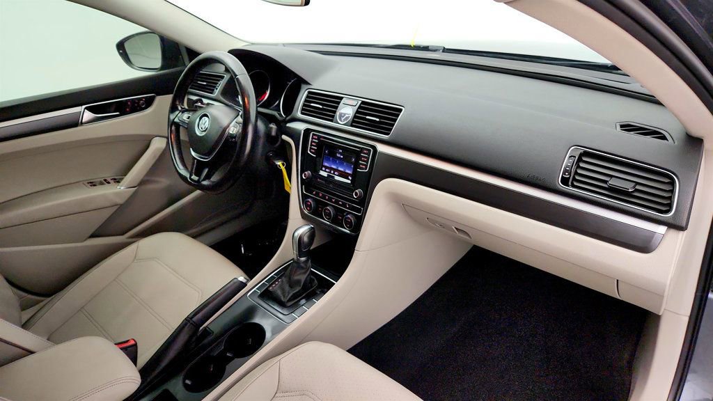 Used 2016 Volkswagen Passat 1.8T R-Line FWD image 23