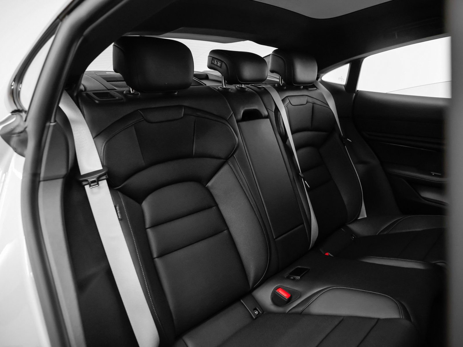 New 2025 Porsche Taycan image 21