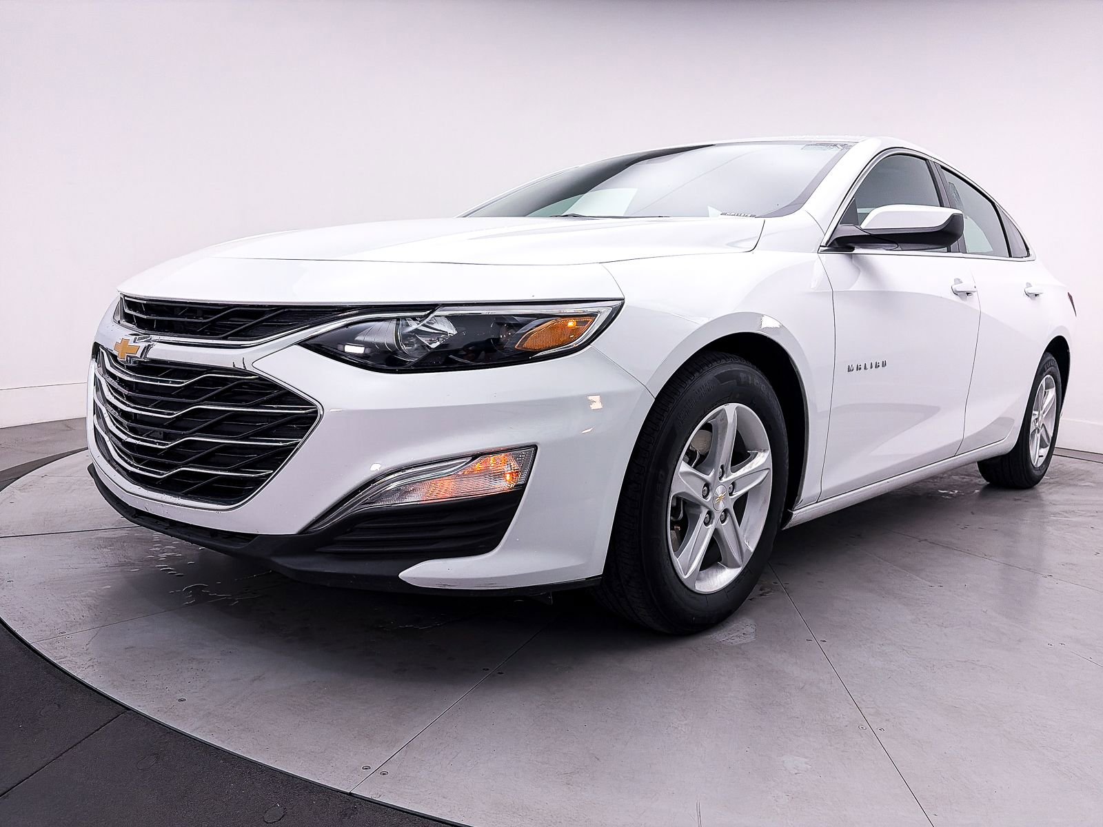 Used 2025 Chevrolet Malibu LS image 11