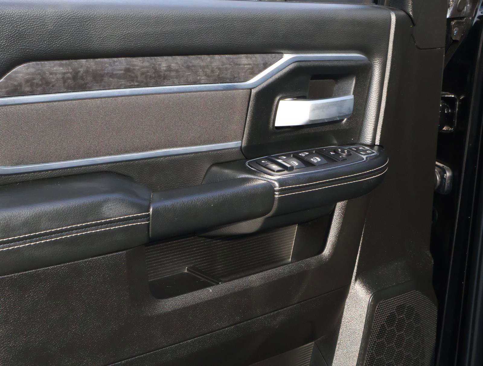 Used 2024 RAM 3500 Big Horn w/ Night Edition image 15