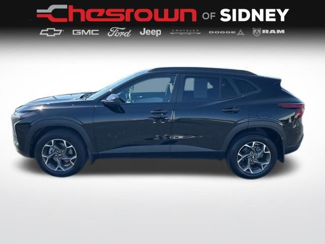 Used 2025 Chevrolet Trax LT FWD image 8