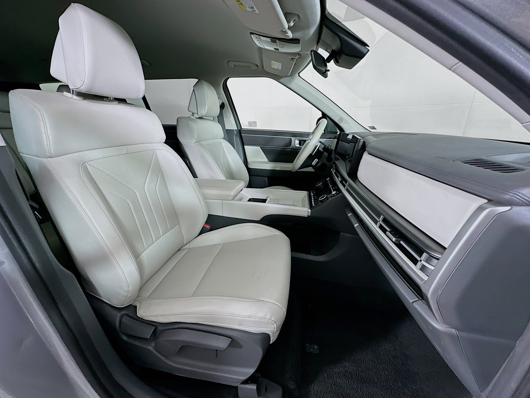 Used 2025 Hyundai Santa Fe SEL image 31