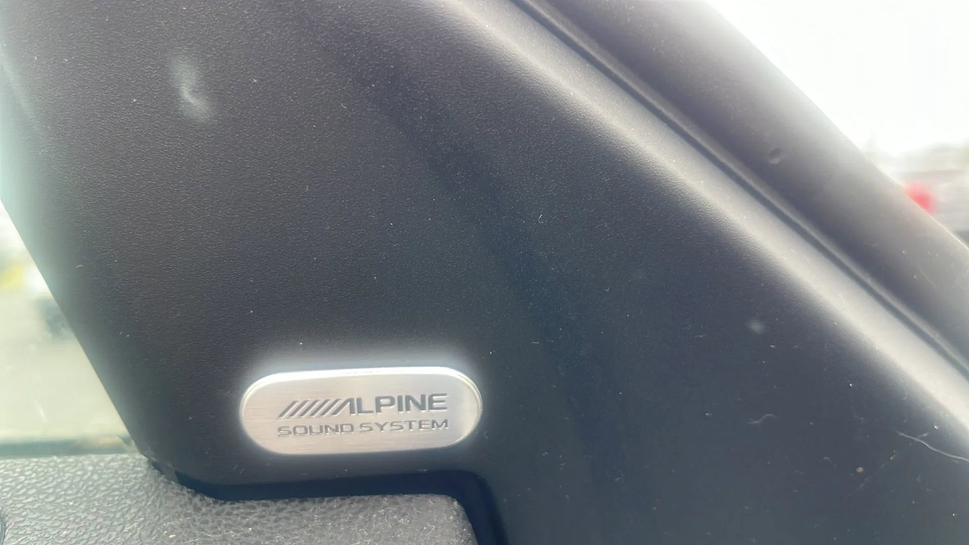 Used 2015 Dodge Charger SXT RWD image 17