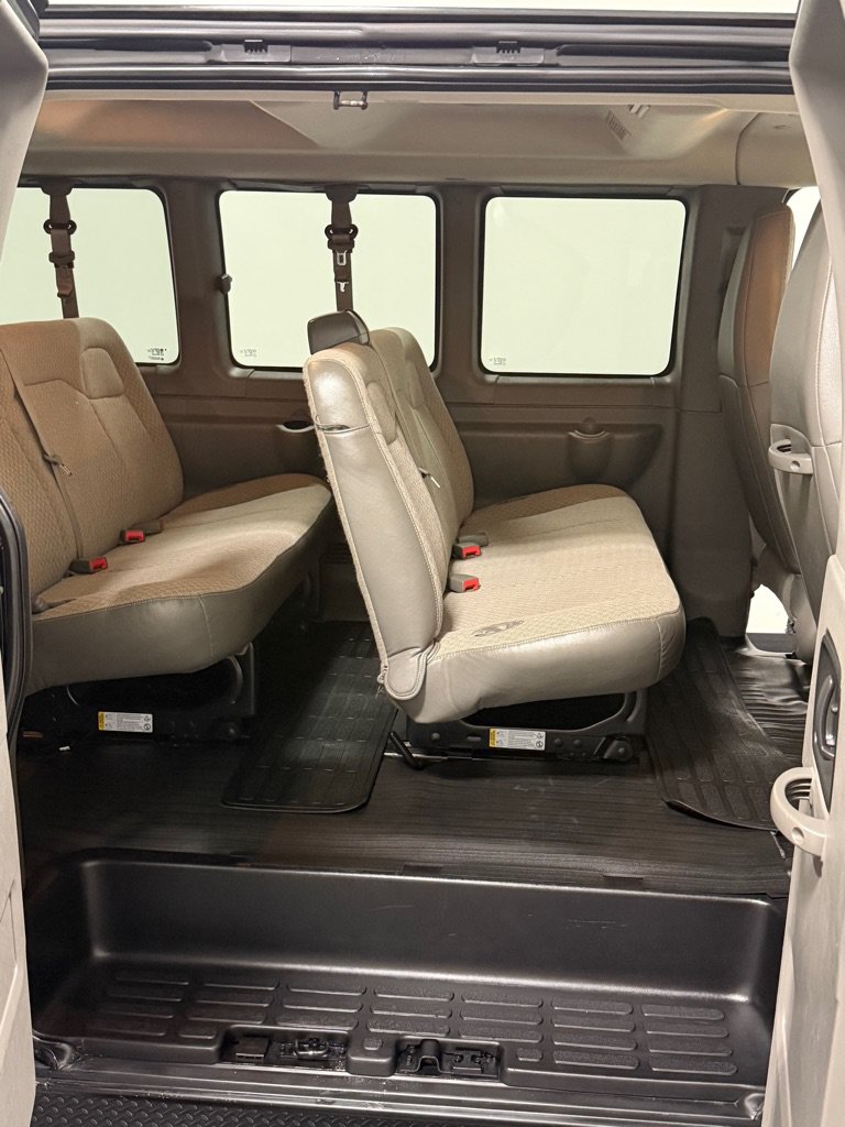 Used 2017 Chevrolet Express 3500 LT w/ LT Preferred Equipment Group RWD image 9
