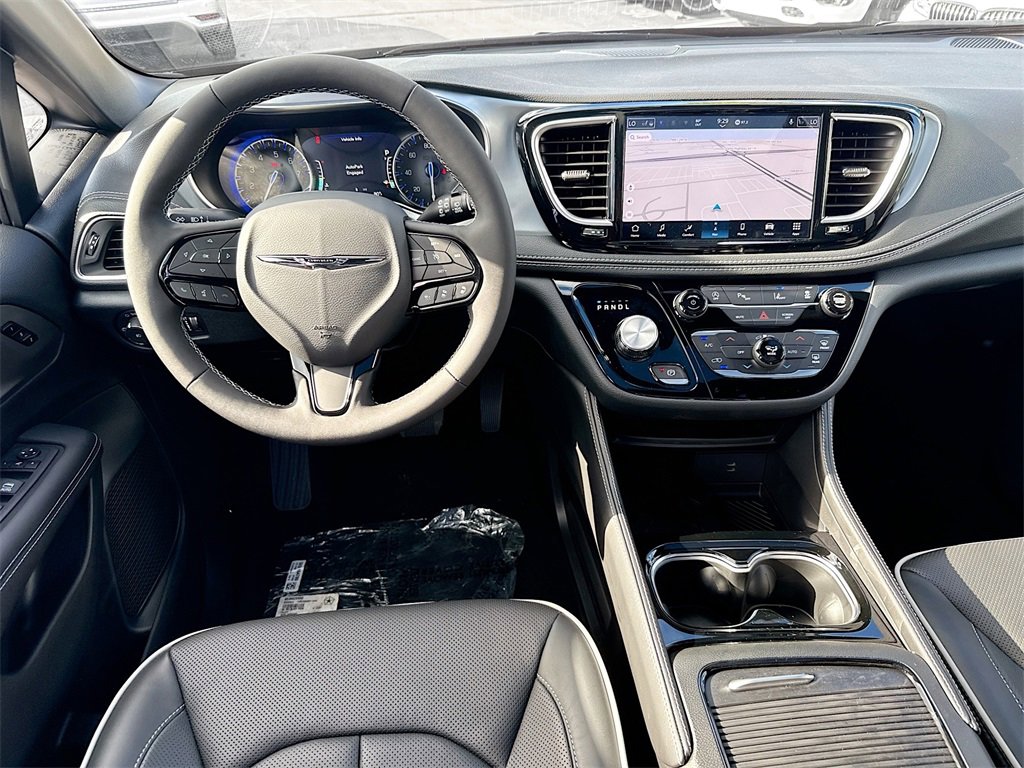 New 2026 Chrysler Pacifica Limited w/ S Appearance Package image 24